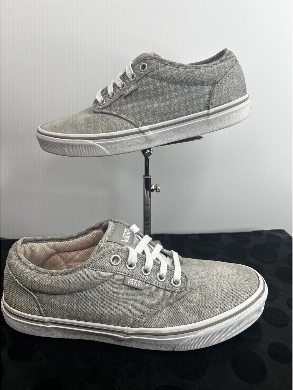Vans Women’s Size 9 Gray Washed Chambray Canvas Low Top Sneakers White Gum